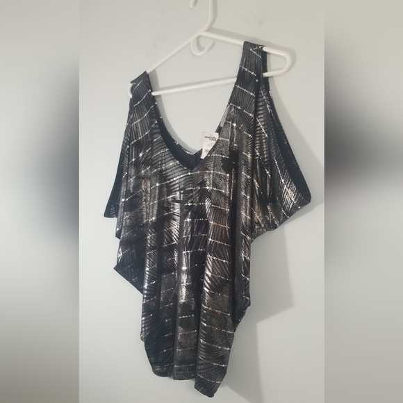 Charlotte Russe NWT Open Shoulder Blouse. Reflecting Decals. NYE Party Top. XL - Picture 3 of 6